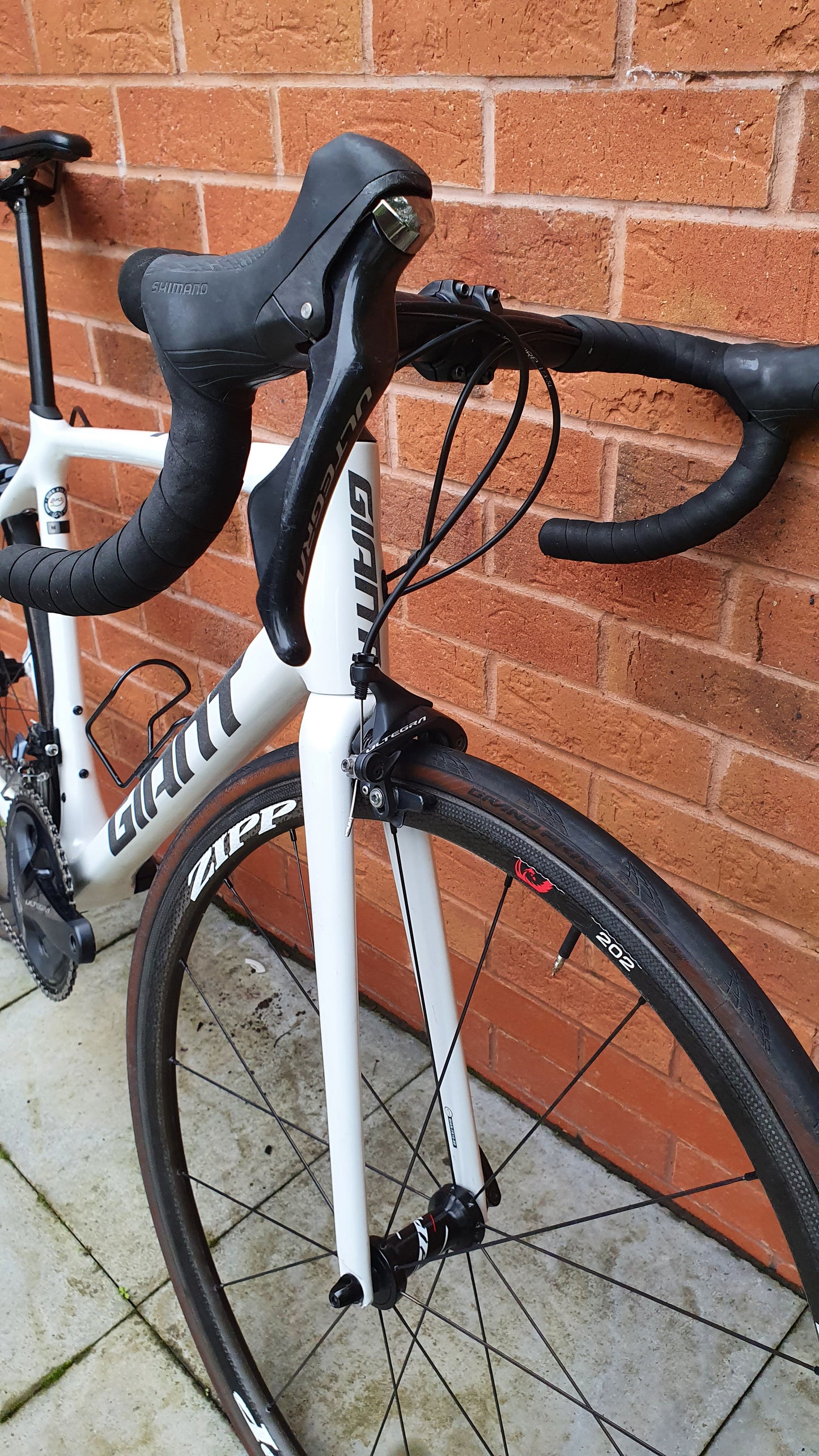 Giant TCR Advanced 1 KOM Ultegra Carbon Road Bike ZIPP M - Pearl White - Light