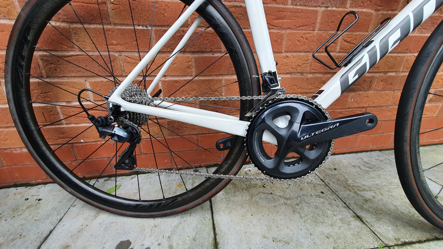 Giant TCR Advanced 1 KOM Ultegra Carbon Road Bike ZIPP M - Pearl White - Light