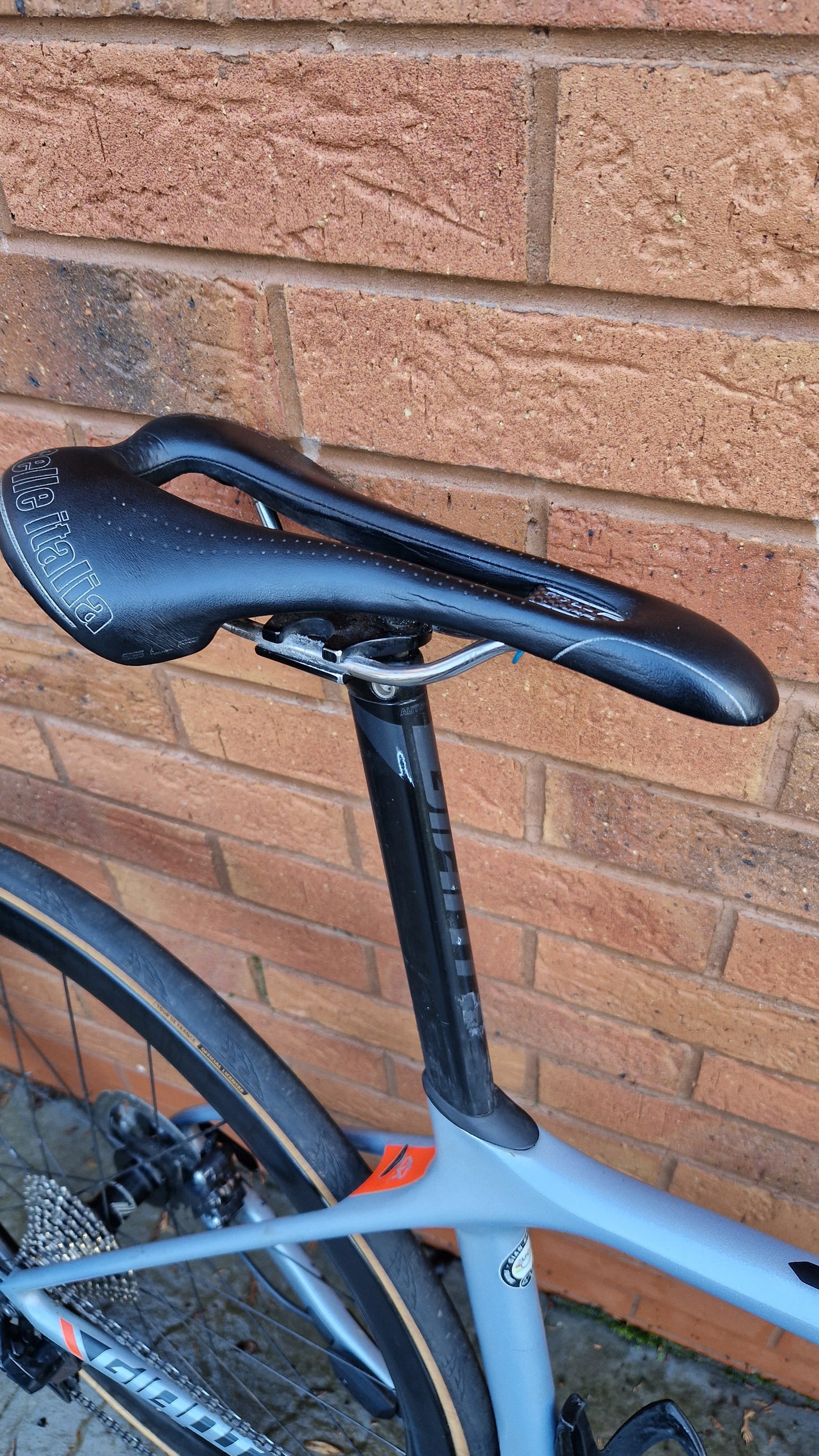 Giant TCR Advanced Pro 1 Ultegra Disc Carbon Road Bike - Light - Small/52