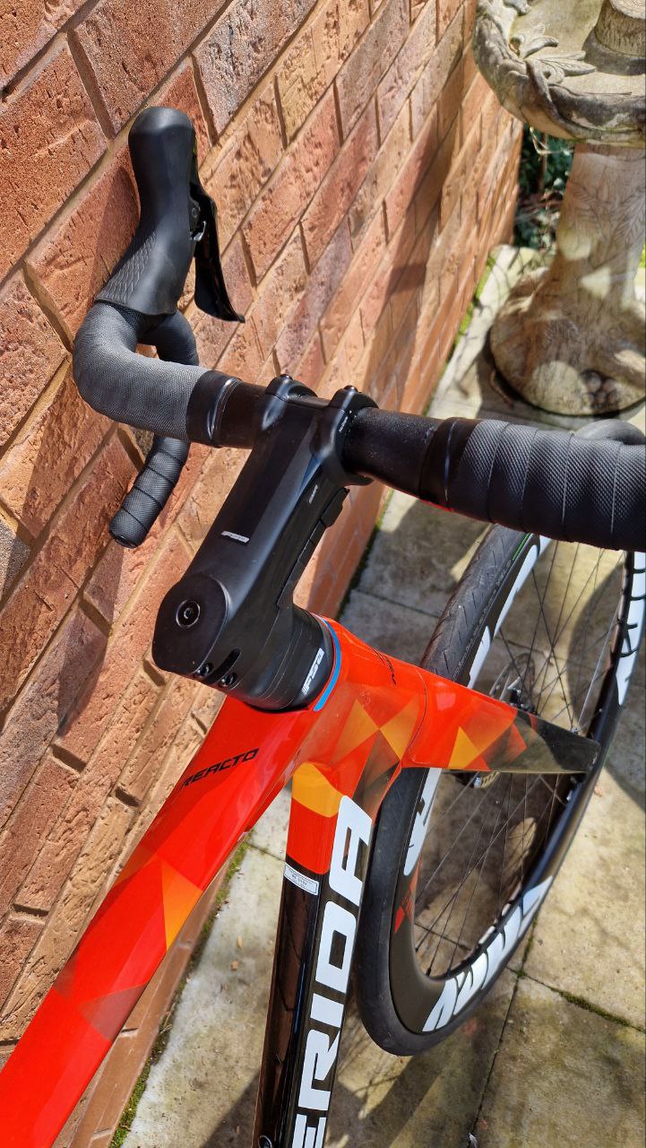 Merida Reacto 5000 Bahrain Victorious Ultegra Carbon Disc Road Bike - M 54cm