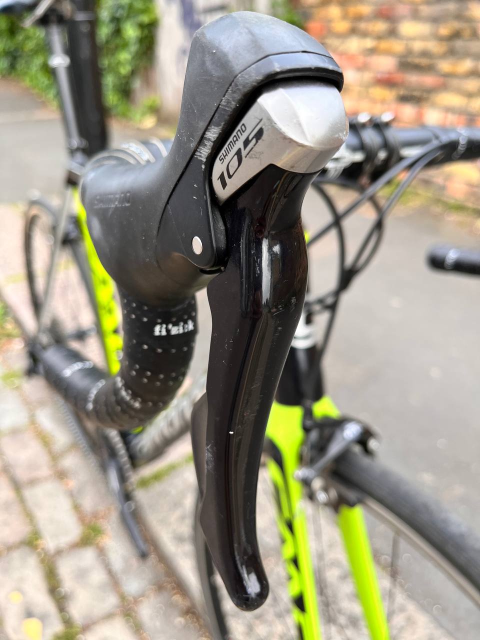 Cannondale Caad 12 Shimano 105 Aluminium Light Road Bike Mavic Aksium 56cm