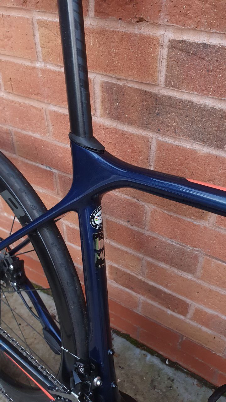 Giant TCR Advanced Pro 2 Shimano 105 11 speed Carbon Disc Road Bike - ML 56cm
