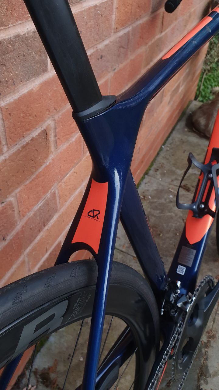 Giant TCR Advanced Pro 2 Shimano 105 11 speed Carbon Disc Road Bike - ML 56cm