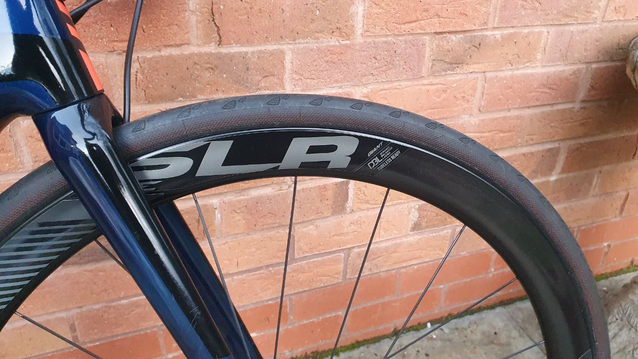 Giant TCR Advanced Pro 2 Shimano 105 11 speed Carbon Disc Road Bike - ML 56cm