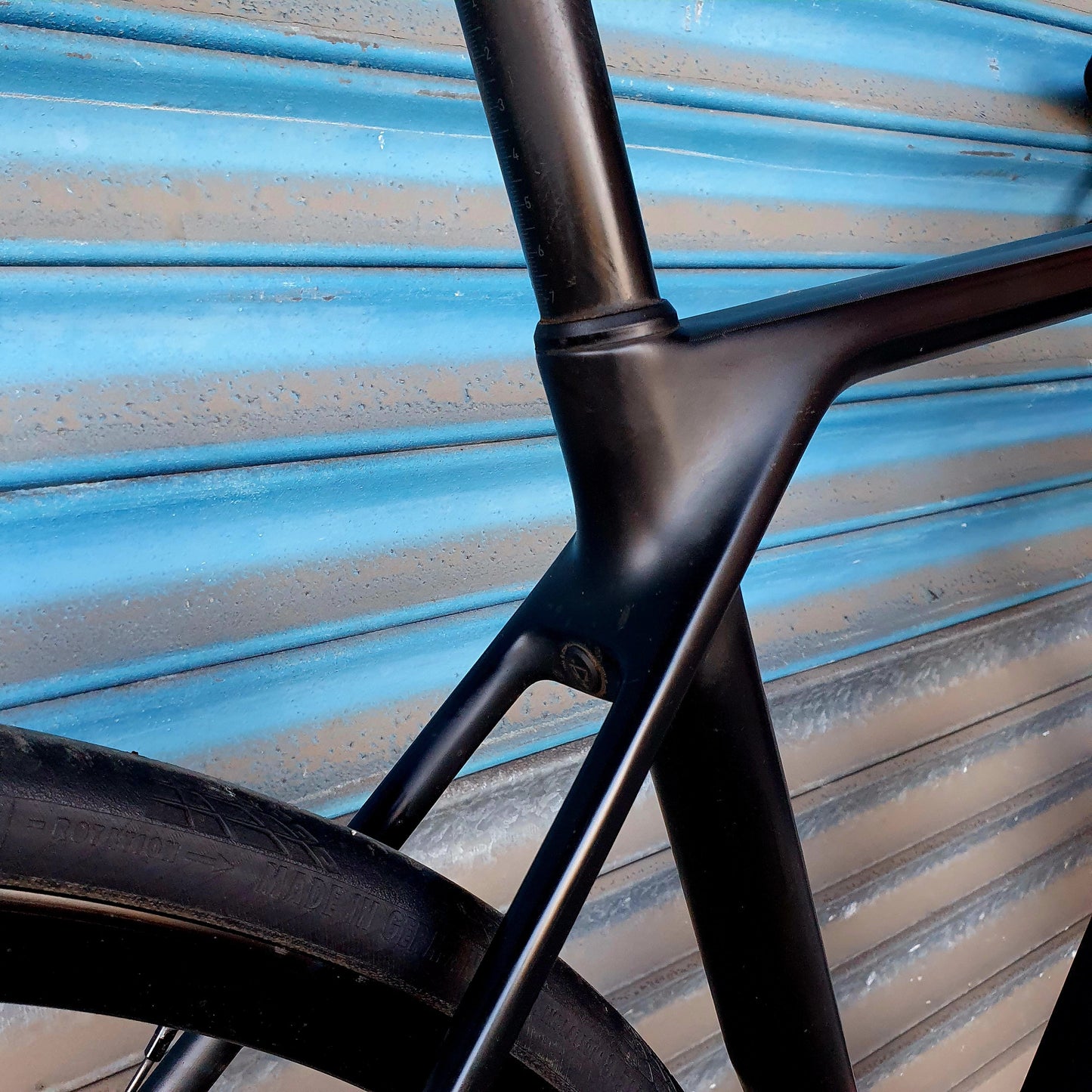 Canyon Ultimate CF SL Shimano 105 R7000 Carbon Disc Road Bike - XSs