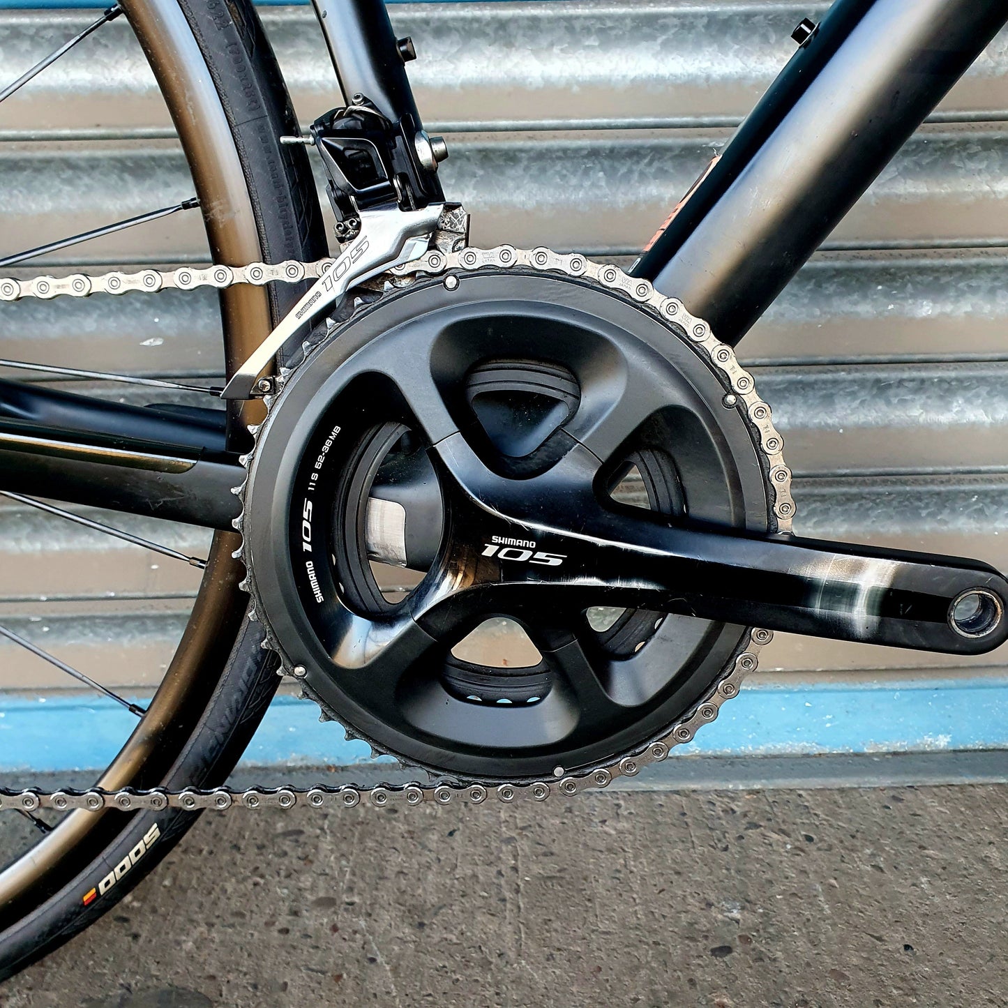 Canyon Ultimate CF SL Shimano 105 R7000 Carbon Disc Road Bike - XSs