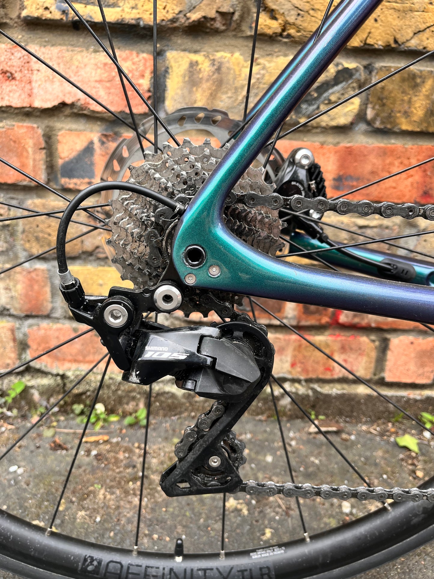Trek Emonda SL5 105 Carbon Disc Road Bike - 56cm - Emerald Iris