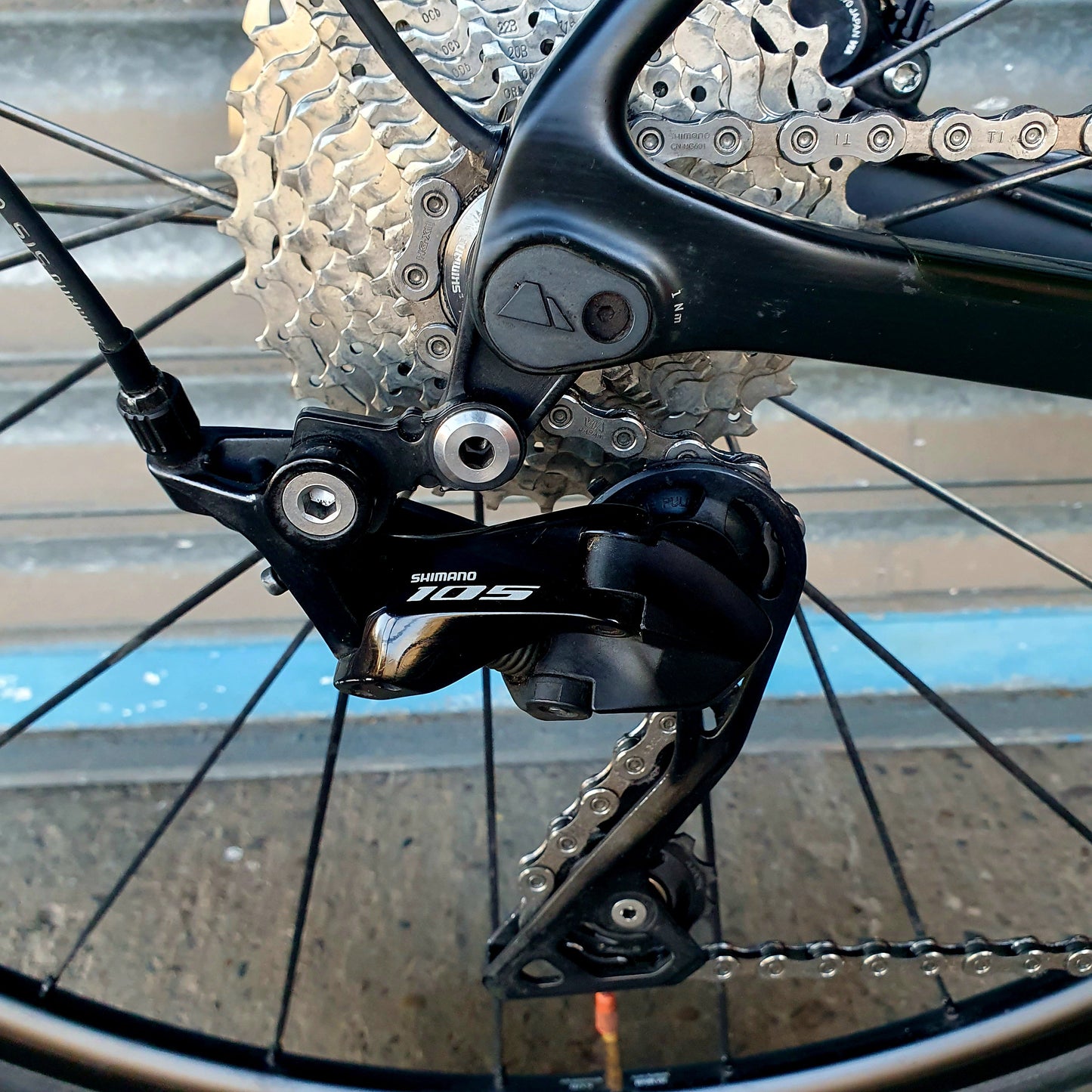 Canyon Ultimate CF SL Shimano 105 R7000 Carbon Disc Road Bike - XSs