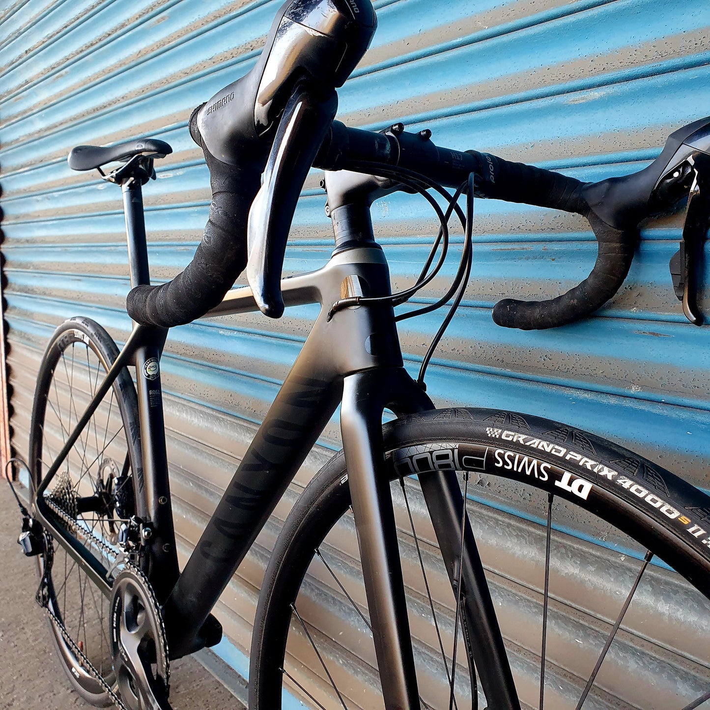 Canyon Ultimate CF SL Shimano 105 R7000 Carbon Disc Road Bike - XSs