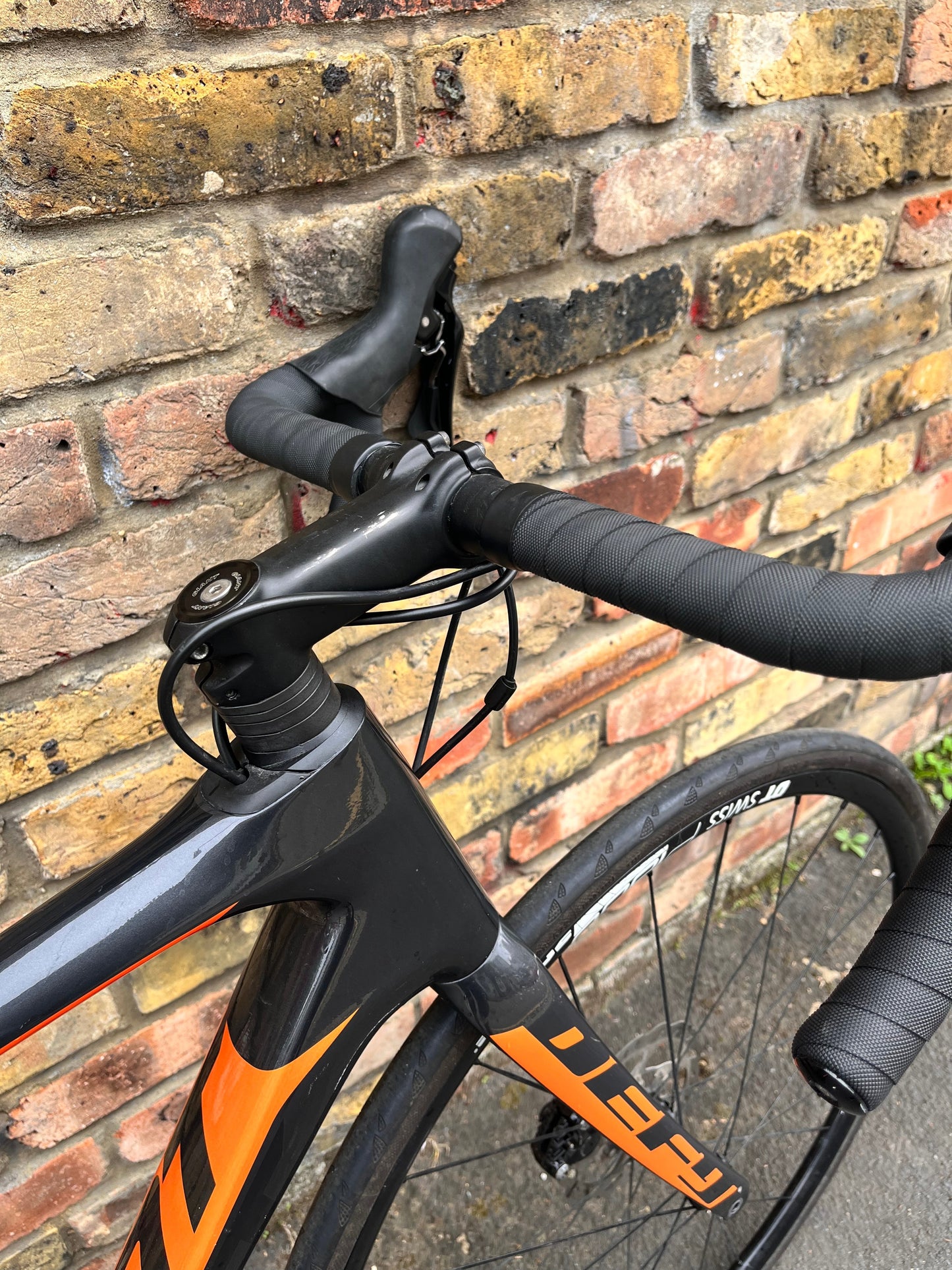Giant Defy Advanced 2 Shimano 105 Carbon Road Bike - 54cm M