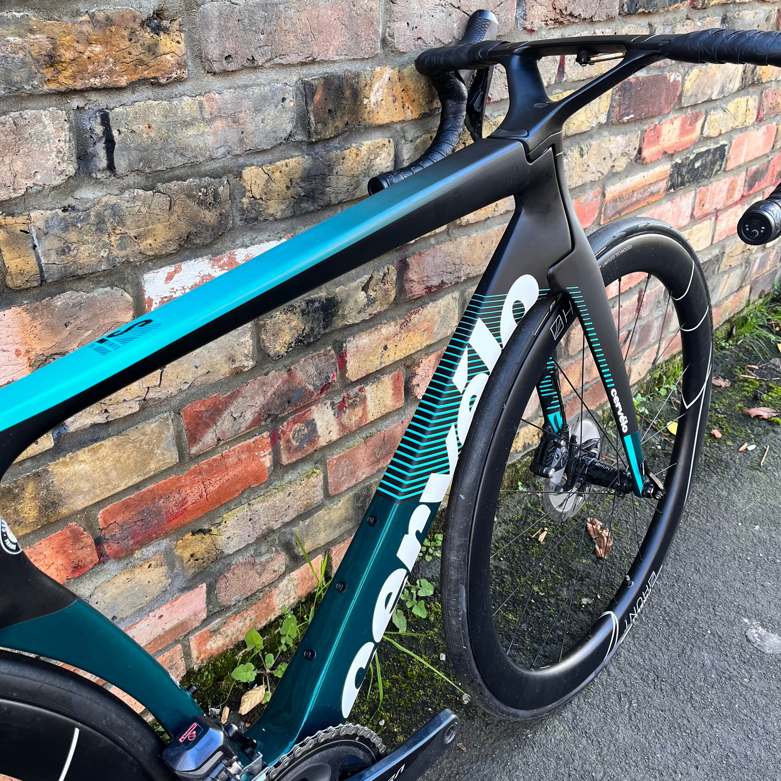 Cervelo S5 Aero Road Bike with Shimano Di2 and Hunt Aero Wheels